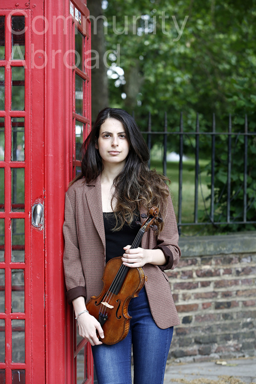 Keman sanatçısı Ezgi Sarıkcıoğlu’nun yıldızı Londra’da parlıyor